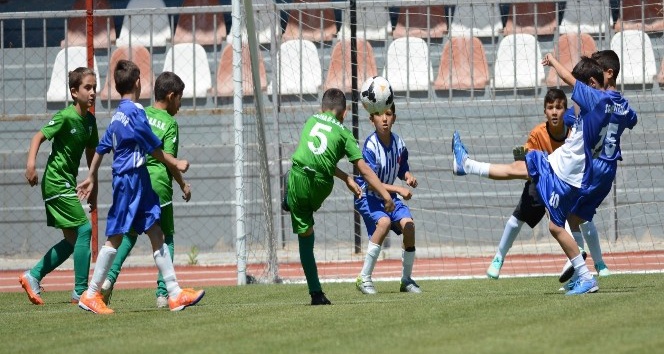 Manisa Büyükşehir’de futbolcu seçmeleri başlıyor
