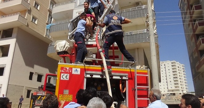 Mardin’de korkutan yangın: Çocuk son anda kurtarıldı