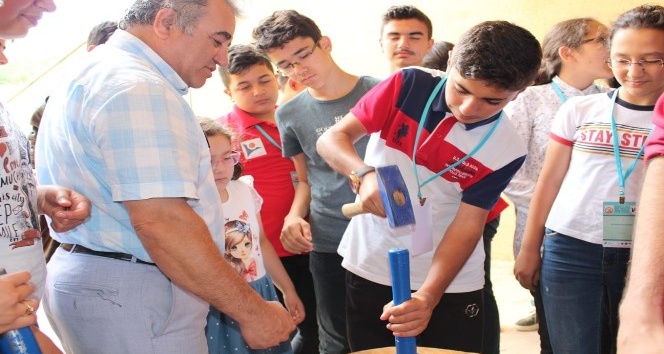 Özel yeteneklilere müzik dinletisi ve sikke basımı dersi