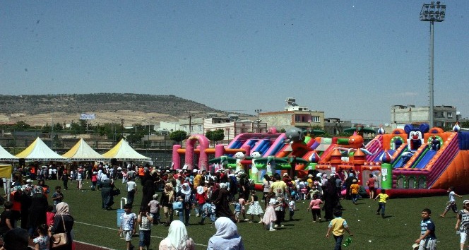 Suriyeli çocuklar Uluslararası Mülteci Günü’nde gönüllerince eğlendi