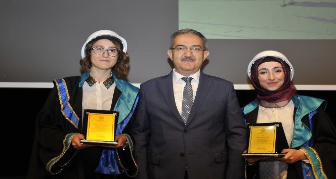 SÜ Mühendislik Fakültesi son mezunlarını verdi