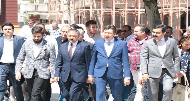 Kırşehir milletvekilleri Kendirli ve İlhan mazbatasını aldı