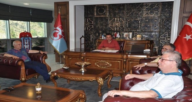 Trabzonspor Yönetim Kurulu’ndan Hekimoğlu Trabzon’a ziyaret