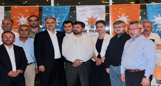 AK Partililer, ’teşekkür’ yemeğinde bir araya geldi