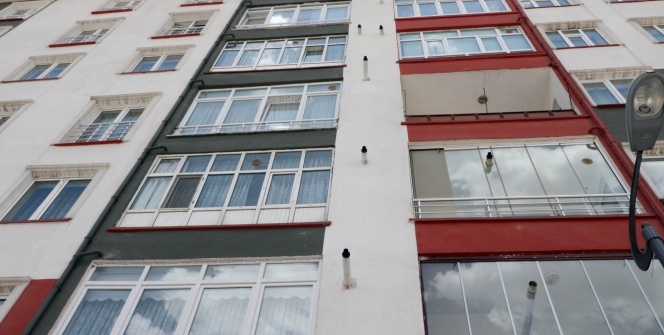 Bu apartmanda oturan ya milletvekili oluyor ya da il başkanı