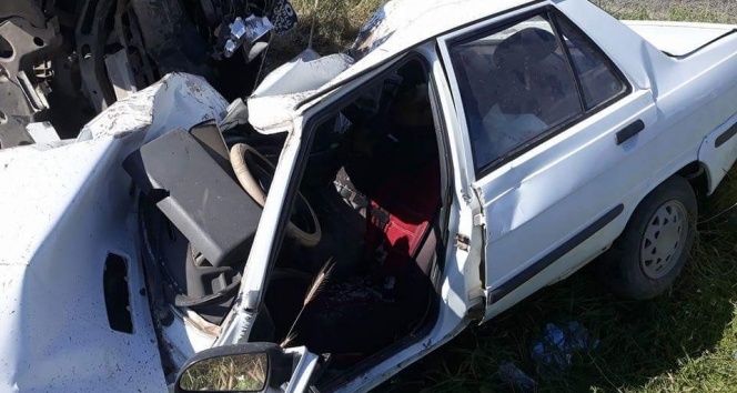 Tutak&#039;ta trafik kazası: 2 ölü, 3 yaralı