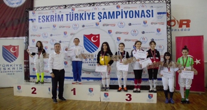 Eskrim Minikler Türkiye Şampiyonası için Trabzon’a akın ettiler