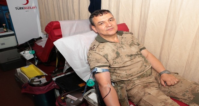 Jandarma bu sefer ’kan’ vererek hayat kurtardı