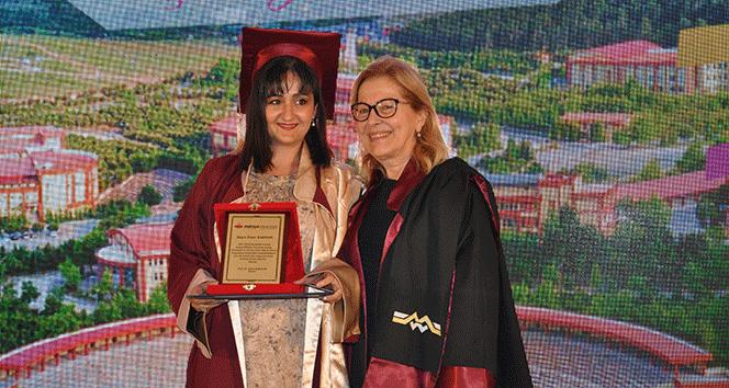 Maltepe Üniversitesi yüksek lisans mezunlarını uğurladı