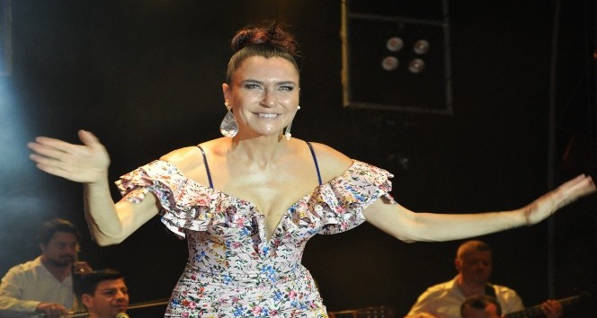 Şevval Sam’ı 40 bin kişi dinledi