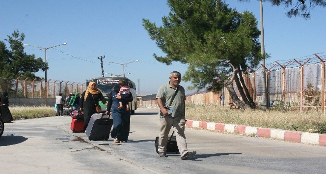 Bayramı ülkelerinde geçiren 13 bin Suriyeli Türkiye’ye döndü