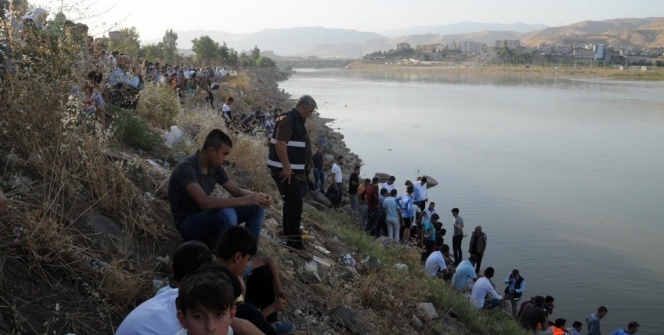 Dicle Nehri'ne giren 2 çocuk boğuldu