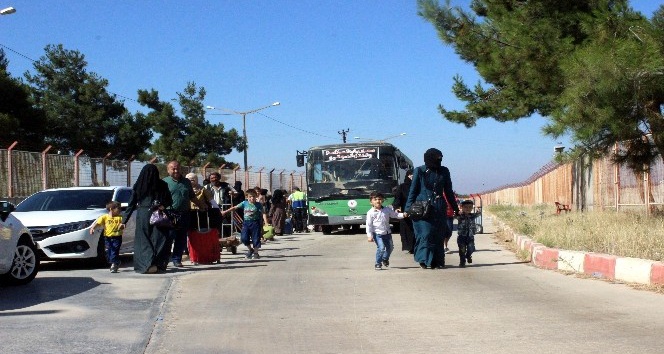Bayramı ülkelerinde geçiren 16 bin Suriyeli Türkiye’ye döndü