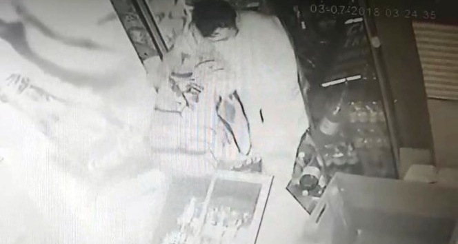 Hırsızlar önce 2 otomobili çaldı, sonra büfeyi soydu
