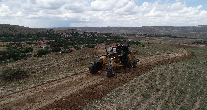 İl Özel İdare arazı yolları açma çalışmalarına başladı