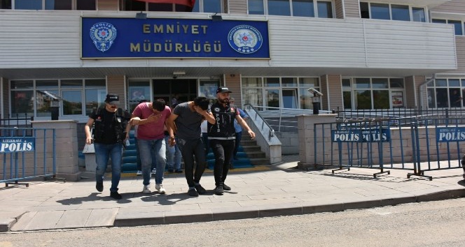 Ankara’dan Kırıkkale’ye eroin getirirken yakalandılar