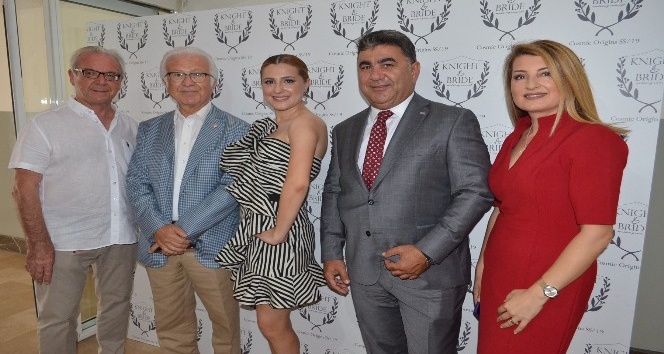 İzmir’den Avrupa’ya gelinlik rüzgarı