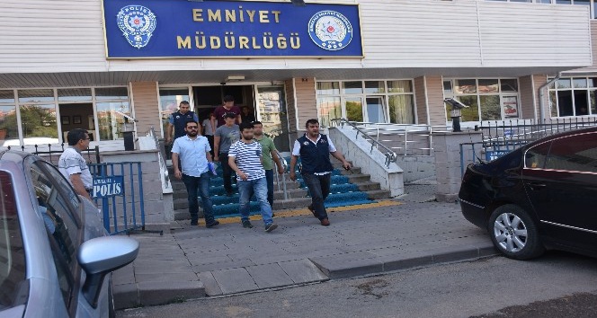 FETÖ’den gözaltına alınan 4 askerden 1’i tutuklandı
