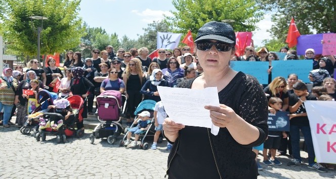 Uşaklı Kadınlar Çocuk istismarlarını protesto etti