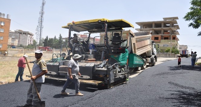Cizre belediyesinden sıcak asfalt çalışması