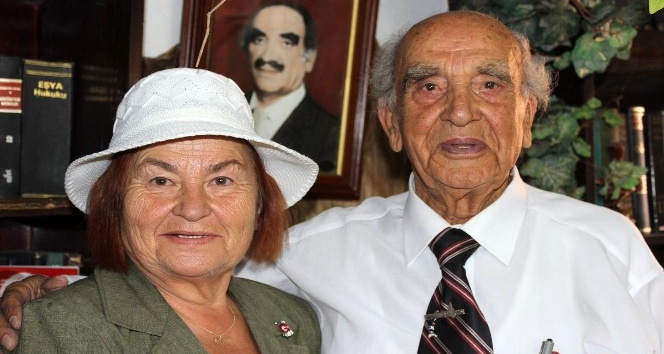 Ahi Baba Mustafa Karagüllü’nün eşinden "Ahilik Vakfına kütüphane bağışı" açıklaması