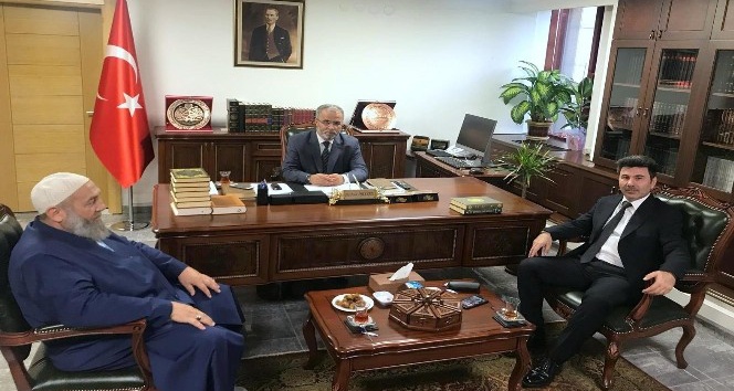 Rektör Karacoşkun Diyanet İşleri Başkanı Erbaş ile bir araya geldi