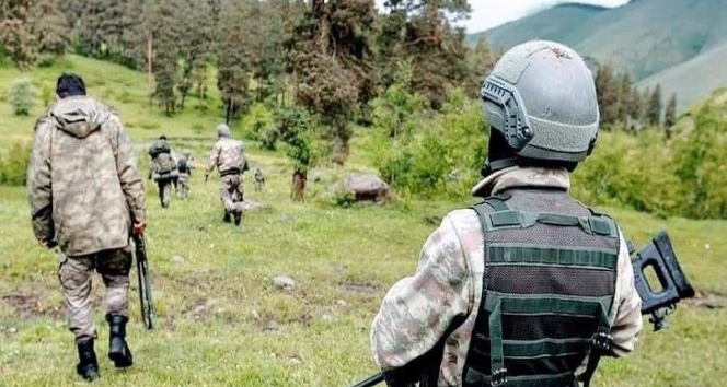 Süper Kobraları duyan PKK’lılar telsiz ile yalvardı: "Bizi biran evvel çıkartın"