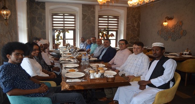 Trabzonlu Sudan Büyükelçisi, Sudanlı öğrenciler ile buluştu