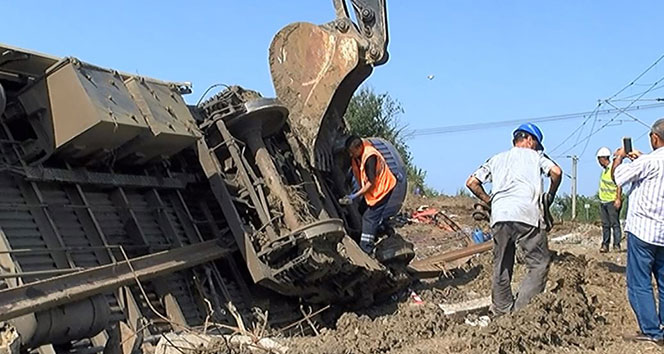 24 kişiye mezar olan vagonlar parçalanıyor