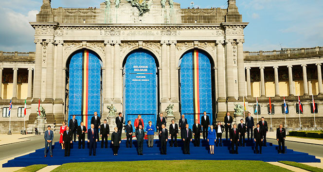 Cumhurbaşkanı Erdoğan, NATO zirvesinde aile fotoğrafına katıldı