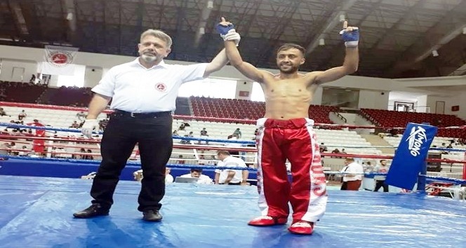 Aydınlı Sedat, kick boksta 5. kez Türkiye şampiyonu oldu