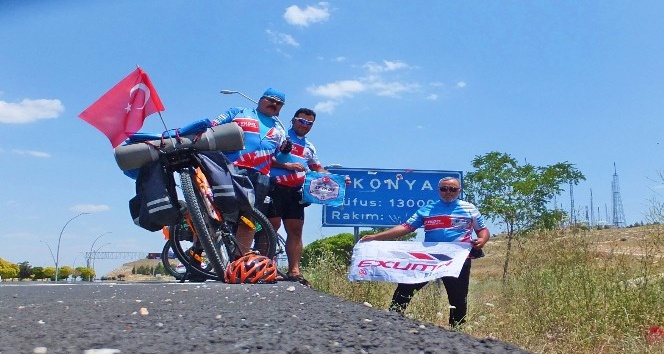 Sökeli bisikletçiler çocuklar için 900 kilometre pedal çevirdi