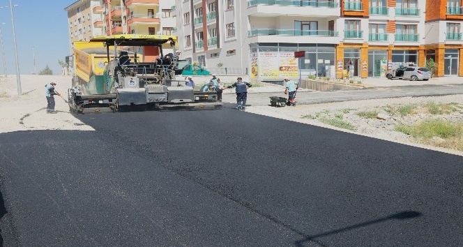 Battalgazi’de asfalt çalışması yapılıyor