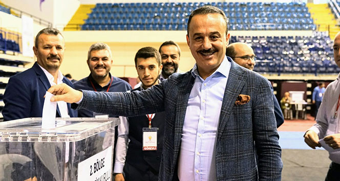 AK Parti İzmir Teşkilatında Binali Yıldırım sevinci