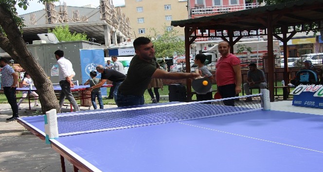 Ardahan’da masa tenisi turnuvası