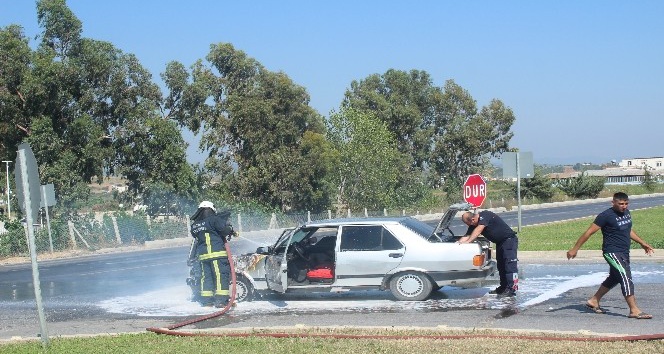 Manavgat’ta otomobil yangını