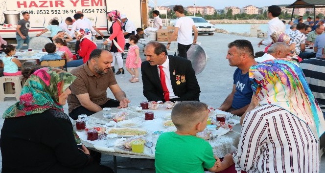 Beyşehir Belediyesinden şehit aileleri ve gaziler onuruna yemek