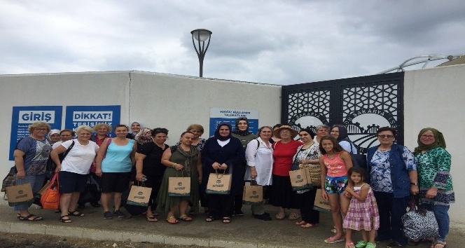 Kadınlara özel havuz Abhaz Kültür Derneği’ne üye 35 kadını ağırladı