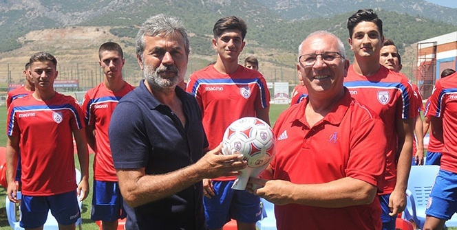 Altınordu Aykut Kocaman'ı konuk etti