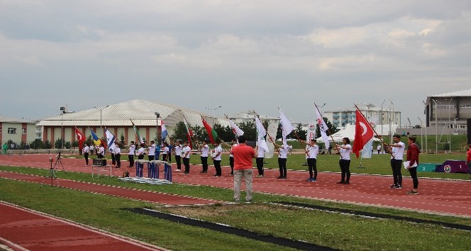 Atletizm 4. Uluslararası Sprint ve Bayrak Yarışmaları Kupası Erzurum’da başladı