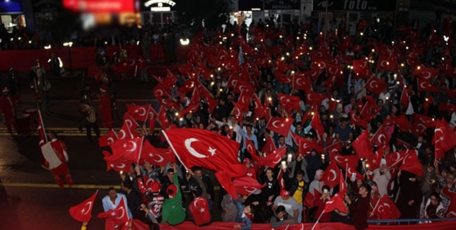 15 Temmuz Demokrasi ve Milli Birlik Günü coşkusu! Binler akın etti