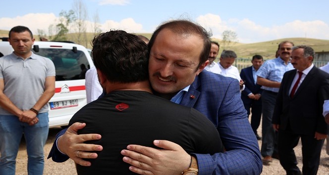 Vali Ali Hamza Pehlivan Şehit İdris Karakaşoğlu’nun ailesini ziyaret etti