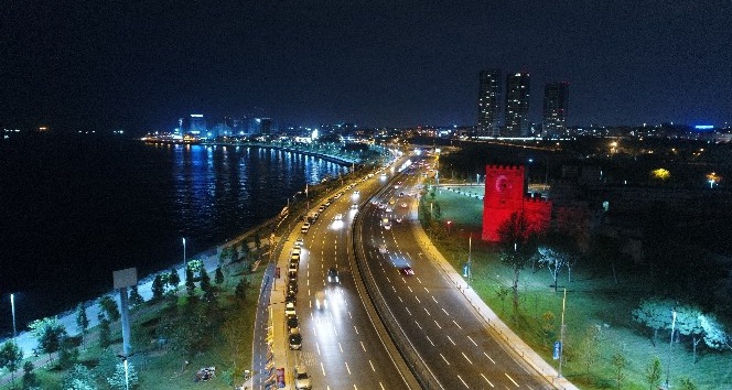(Özel Haber) İstanbul’un surları kırmızı beyaza büründü