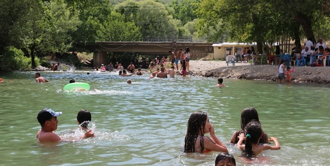 Tunceli’nin plajları sahilleri aratmıyor