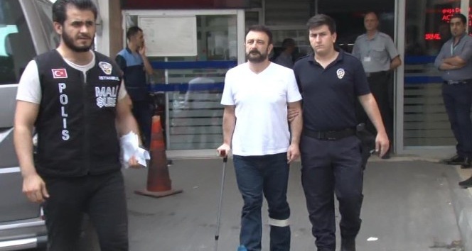Adnan Oktar grubuna yönelik operasyonda gözaltına alınan 36 kişi sağlık kontrolünden geçirildi