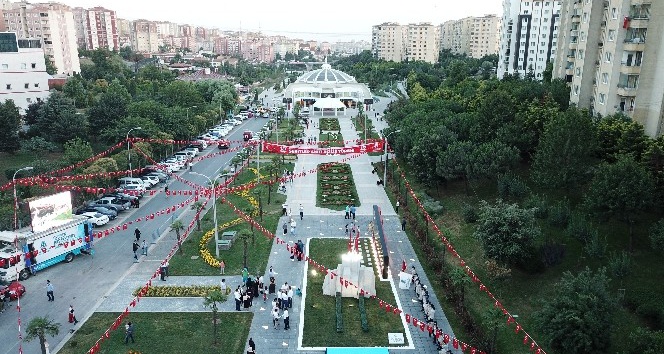 Başakşehir Belediyesinden &quot;15 Temmuz Şehitler Anıtı&quot;