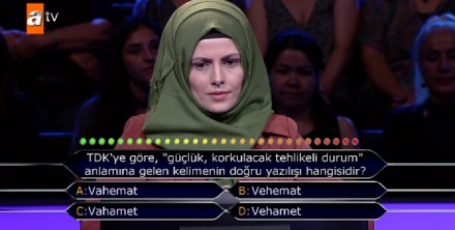 Kim Milyoner Olmak İster'de yarışmacının o hareketi başını yaktı!