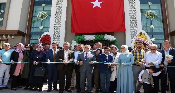 Meram’da, Fahrünnisa Hatun Kültür Merkezi açıldı