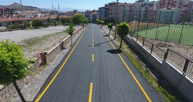 M.Akif Ersoy Mahallesinde sıcak asfalt çalışmaları tamamlandı