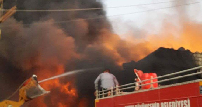 Afrin&#039;in Cinderes kasabasında büyük yangın